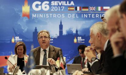 El ministro del Interior español, Juan Ignacio Zoido preside la reunión del G6 de los ministros del Interior de España, Francia, Alemania, Reino Unido, Italia, y Polonia, que además cuenta con la participación de altos representantes de Interior de la Unión Europea y de Marruecos, para analizar los retos de la seguridad en Europa, así como la lucha contra el terrorismo yihadista y la cooperación en materia migratoria.