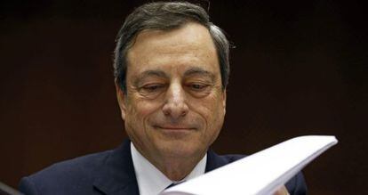 El presidente del Banco Central Europeo (BCE), Mario Draghi, este lunes en el Parlamento Europeo, en Bruselas.