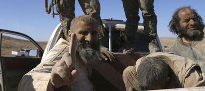 Prisioneros del Estado Isl&aacute;mico en manos de las milicias kurdas sirias. 