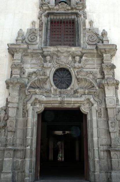 Fachada del Monte de Piedad de Madrid.