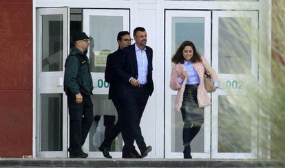 Santi Vila abandona la presó d'Estremera, després de pagar la fiança de 50.000 euros que li va imposar la jutgessa.