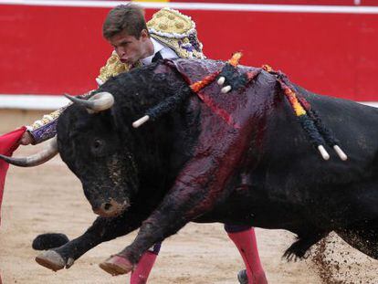 El Juli, toreando en la Feria de San Fermín de 2012.