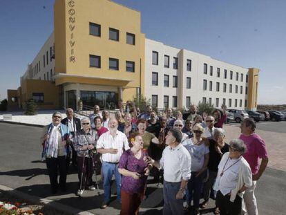 Grupo de amigos jubilados que vive en la residencia autogestionada Convivir, Cuenca. Foto/Vídeo: Carlos Rosillo.