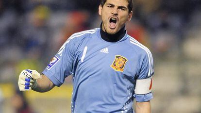 Iker Casillas celebra un gol de la selección durante el partido contra Bélgica, el miércoles pasado.