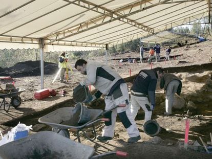 Excavaciones en el castro de Monte do Castro en Ribadumia 