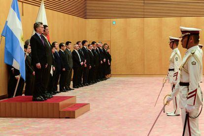 El presidente Mauricio Macri y el primer mInistro de Japón, Shinzo Abe, antes del encuentro bilateral que mantuvieron en Tokio este viernes 19 de mayo.