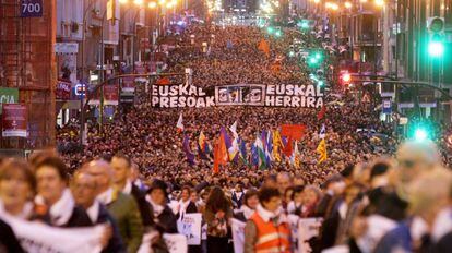 Una manifestaci&oacute;n en Bilbao contra la dispersi&oacute;n de los presos de ETA, el pasado 9 de enero.