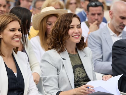 Judith Piquet, nueva alcaldesa de Alcalá de Henares, e Isabel Díaz Ayuso, durante la campaña electoral