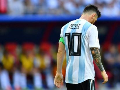 Messi, cabizbajo durante el duelo ante Francia.