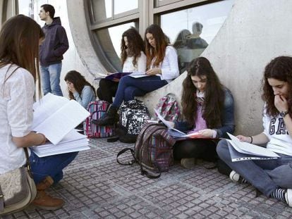 Informe Pisa: España mejora, pero sigue en la cola educativa
