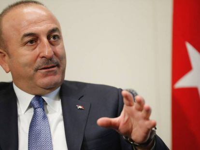 El ministro turco de Exteriores, Mevlut Cavusoglu, durante la entrevista. 