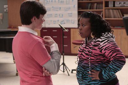 Imagen de la serie <i>Glee</i> con dos de sus protagonistas Chris Colfer, a la izquierda, y Amber Riley.