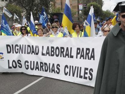 Guardias civiles se manifiestan en Madrid, en septiembre de 2010.