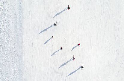 El puente de la Constitución (del 6 al 8 de diciembre) marca el inicio de la temporada de nieve en muchas estaciones de esquí españolas. 