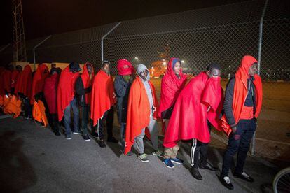 Llegada de 82 migrantes el pasado sábado al puerto de Motril (Granada) tras ser rescatados en la zona de Alborán.