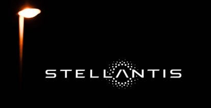 Logo del fabricante de automóviles Stellantis.