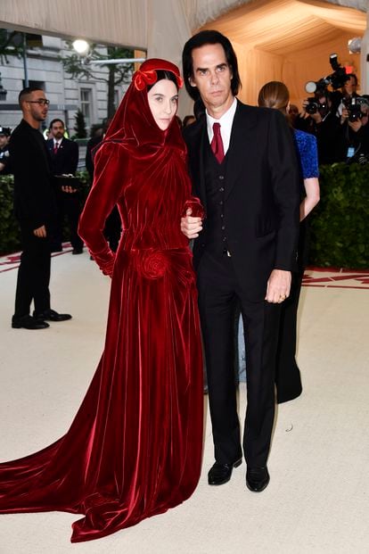 Susie Bick y Nick Cave en una gala sobre moda en el Metropolitan Museum de Nueva York en 2018.