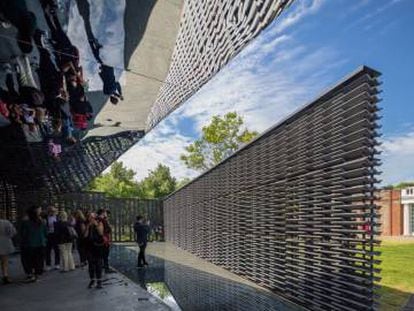 Pabellón de la Serpentine de Londres de la arquitecta mexicana Frida Escobedo.