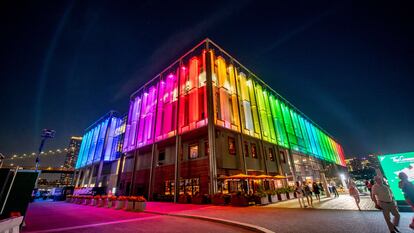 Un edificio de Nueva York iluminado en la celebración del Orgullo LGTBI, el pasado martes.