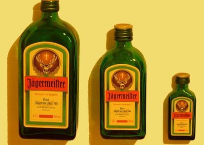 Botellas del licor Jägermeister.