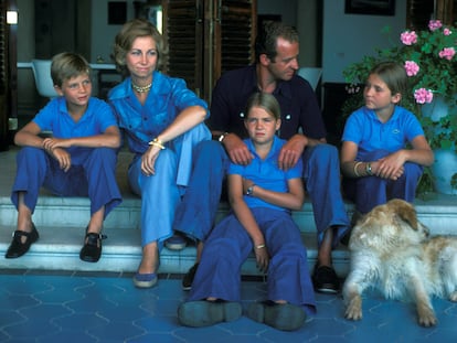 La familia real española en el palacio de Marivent, en Palma (Mallorca), en 1976.