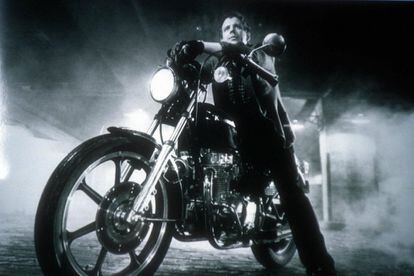 El actor Mickey Rourke en un fotograma de la película 'La ley de la calle' (Rumble fish), 1983, del director Francis Ford Coppola.