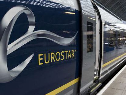 Tren Eurostar e320 en la estación de Kings Cross St. Pancreas Station en Londres (Reino Unido).