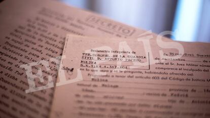 LA CAUSA MILITAR. El 3 de junio de 1982, el Consejo Supremo de Justicia Militar publicó la sentencia del 23-F. La instrucción, a la que ha tenido acceso EL PAÍS, acumuló casi13.000 folios que describen los preparativos y ejecución del golpe. Fueron condenados 22 de los 33 procesados, siendo las penas más altas para el teniente coronel Tejero y el teniente general Milans del Bosch (30 años cada uno por rebelión militar), pero el Supremo elevó posterior y cuantitativamente las condenas impuestas señalando al general Armada como "el principal beneficiario" de la trama.