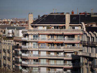 Edificios de viviendas en el distrito del Eixample de Barcelona.