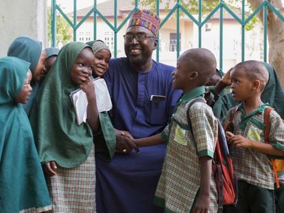 Zannah Mustapha, profesor que medi&oacute; para rescatar a las ni&ntilde;as nigerianas secuestradas por Boko Haram.