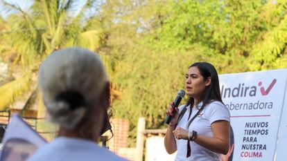Indira Vizcaíno, candidata de Morena a la gobernatura de Colima, durante un acto de campaña.