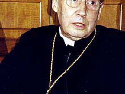 El obispo Javier Echevarría, prelado del Opus Dei.