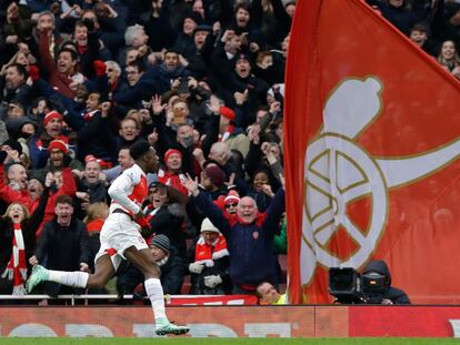 Welbeck celebra el gol del triunfo.