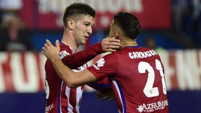 VIetto celebra su gol con Carrasco.
