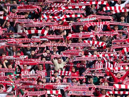 Aficionados del Athletic de Bilbao, en San Mamés.