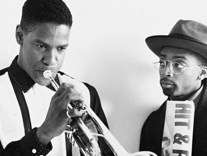  Denzel Washington en 1990 junto al director Spike Lee en una imagen de 'Cuanto más, ¡mejor!'.