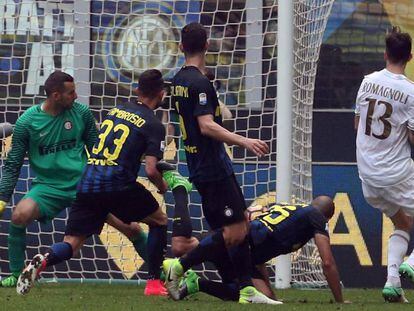 Alessio Romagnoli marca el primer gol del AC Milan.