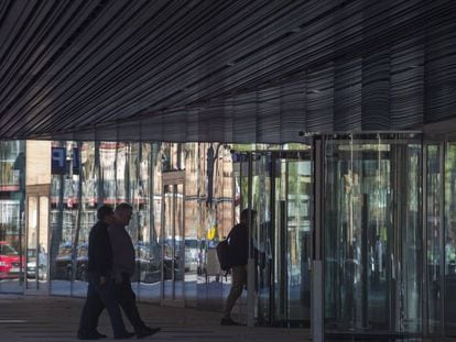 Oficines del Districte Administratiu al barri de la Marina, a la Zona Franca de Barcelona.