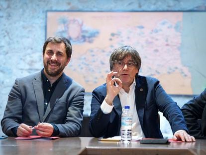 Toni Comín y Carles Puigdemont, el viernes en la reunión de la cúpula del Consell de la República en Ribesaltes (Francia).