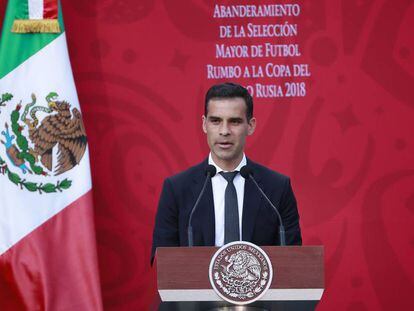 Márquez, durante la ceremonia de abanderamiento de México .