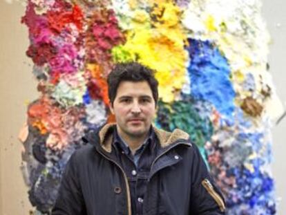 Hernández tiene su estudio en el antiguo taller de su padre.