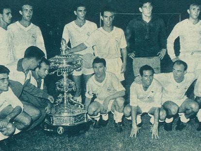 El Madrid con el trofeo en C&aacute;diz.