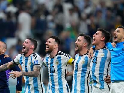 Argentina's Lionel Messi (10) and teammates celebrate after defeating Croatia 3-0 in a World Cup semifinal soccer match at the Lusail Stadium in Lusail, Qatar, Tuesday, Dec. 13, 2022. (AP Photo/Natacha Pisarenko)