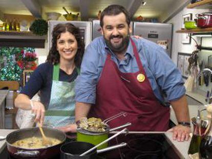 David de Jorge junto a la 'bloguera' y pastelera Aran Goyoaga durante un programa de Robin Food.