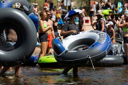 Fiesta de lanchas en el río Salt River, Arizona, el pasado 27 de junio. 