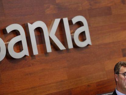 S&P prevé fusiones de bancos españoles medianos, incluida Bankia