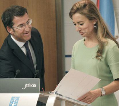 El presidente Feijóo y la consejera de Hacienda, Marta Fernández Currás, ayer tras el consejo.