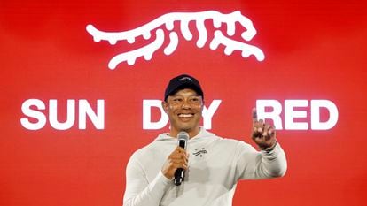 Tiger Woods presenta su nueva firma, Sun Day Red, el lunes 12 de febrero, en Los Ángeles (EE UU).