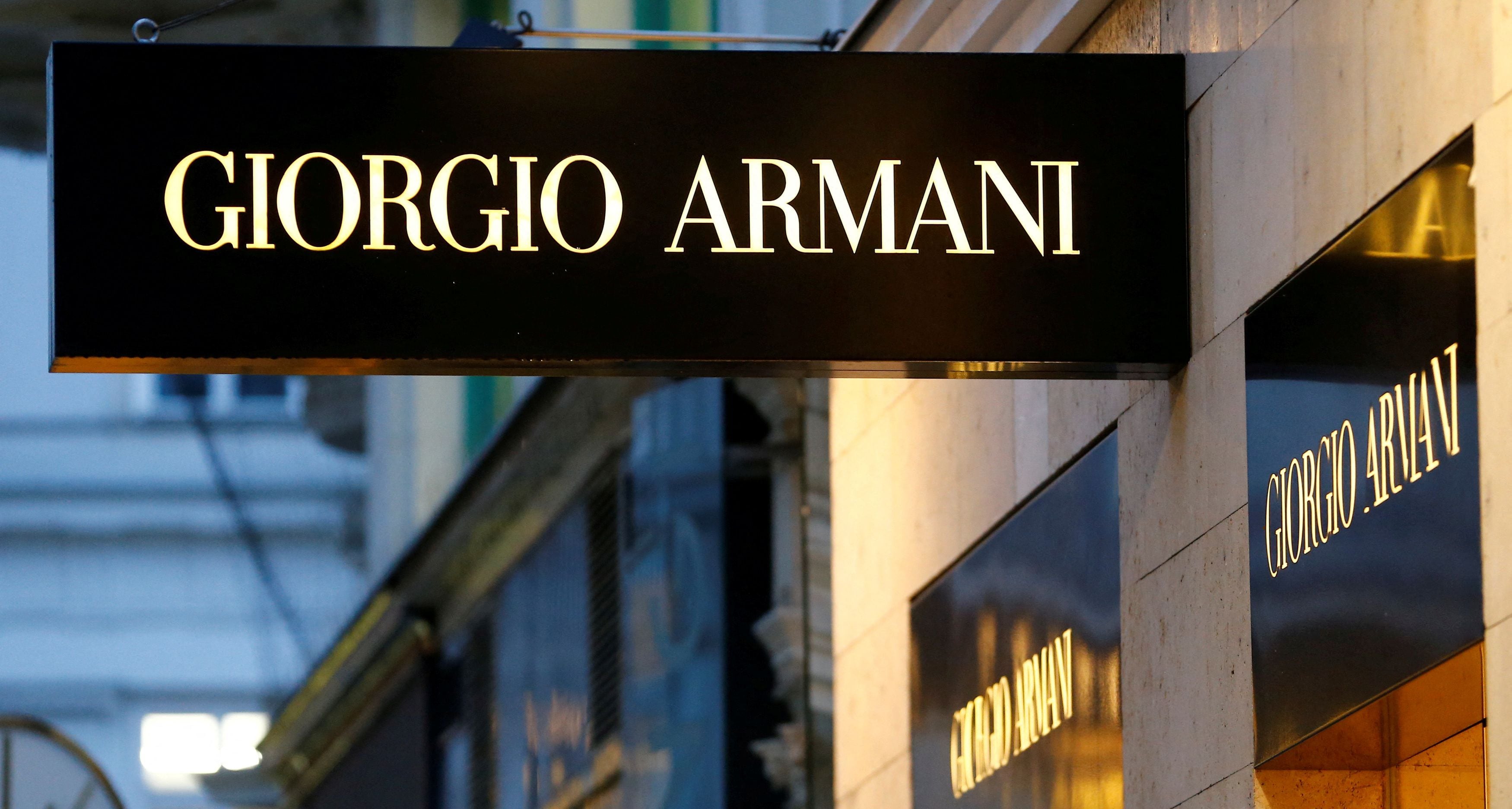 La justicia italiana interviene el brazo industrial de Armani por explotación laboral