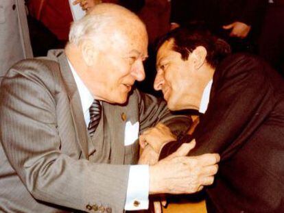 El presidente de la Generalitat de Catalu&ntilde;a Josep Tarradellas, recibido en la Moncloa por el entonces presidente del Gobierno Adolfo Su&aacute;rez, en 1978. 